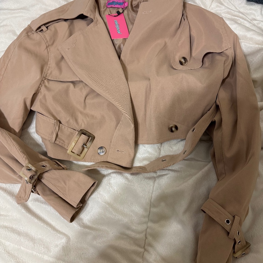 Cropped trench jacket